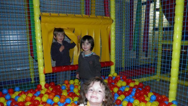 Ile aux jeux /Parc de loisirs couvert pour enfants - Ouvert à l