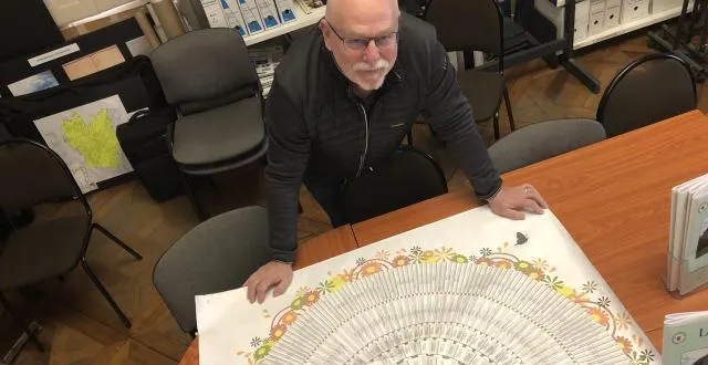 photo président de l’association généalogique de l’anjou, jean-paul augelle a bâti l’histoire de sa famille sur dix générations à travers un arbre généalogique. &copy; ouest-france