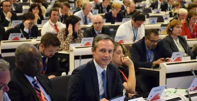 photo christophe rouillon, maire de
coulaines et membre du
comité
européen des
régions. &copy; ouest-france