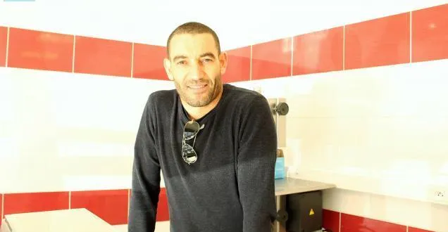 photo le mans. une boucherie épicerie ouvre à pontlieue &copy; tout est prêt ou presque dans la boutique, hakim n’attend plus que sa livraison de viande.pontlieue vendredi matin : tout est prêt ou presque dans la boutique, hakim n’attend plus que sa livraison de viande.