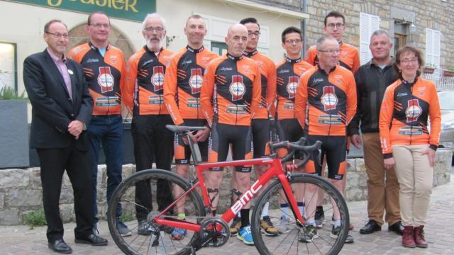 Tenue 2024 cycliste bmc