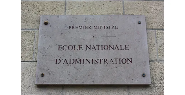 photo debat. pour ou contre la suppression de l'ena ?