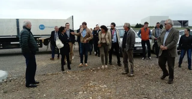photo les élus et les partenaires du projet font une visite guidée du site de beaulieu. &copy; ouest-france