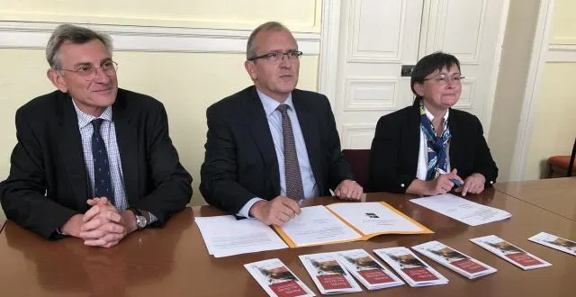 photo yves gambert, procureur de la république, et xavier pavageau, président du tribunal de grande instance d’angers, respectivement vice-président et président du cdad, et emmanuelle pineau, présidente du centre anjou maine de médiation et d’arbitrage. &copy; ouest-france