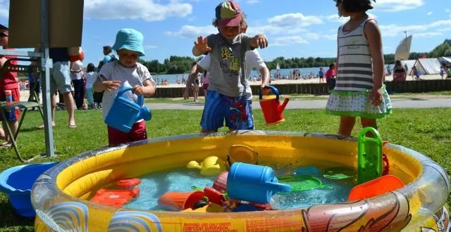 photo lors de la fête des lacs, des jeux d’eau seront proposés aux tout-petits. &copy; archives ouest-france