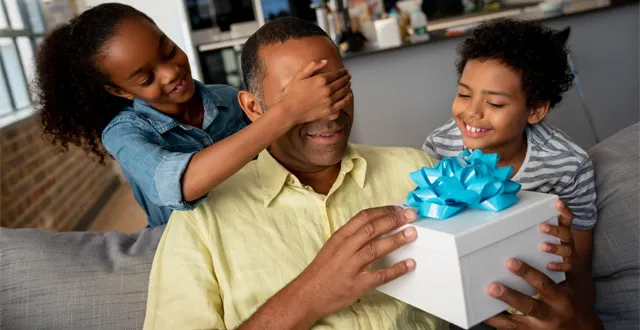 photo debat. faut-il supprimer la fête des pères ?