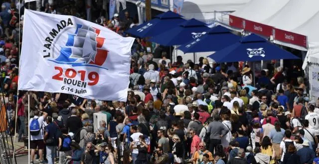 photo pendant dix jours, le public était au rendez-vous, massé sur les quais de l’armada de rouen. &copy; thomas brégardis, ouest-france