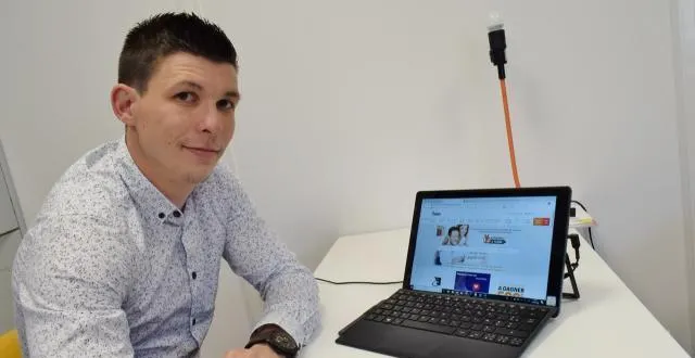 photo ugo franchet est chargé du développement du site internet « achetez à la flèche ». &copy; ouest-france