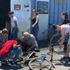 photo cholet. plutôt qu’un stage ennuyeux, ces secondes ont choisi la réparation de vélo