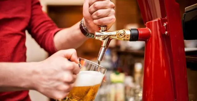 photo après avoir chiné toute la journée, les brocanteurs auront de quoi se rafraîchir. &copy; archives ouest france