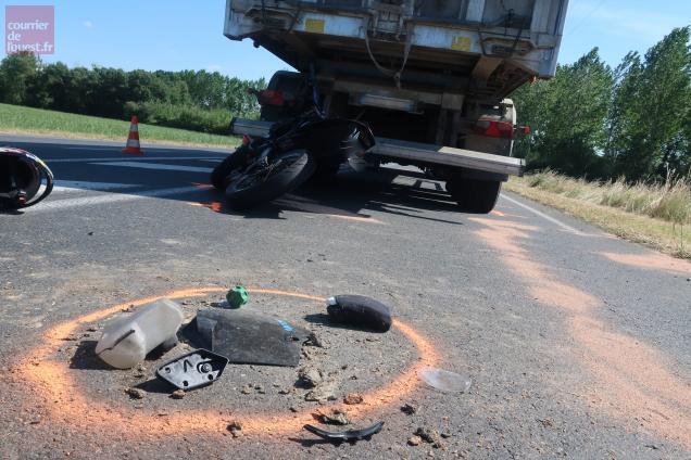 Saint Martin De Sanzay Un Motard De 15 Ans Décède Après Avoir Heurté Un Camion 5459