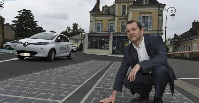 photo sarthe. la chaussée solaire d’écommoy tient la route
