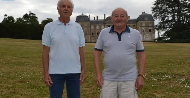 photo sablé-sur-sarthe. quand le château de sablé était une usine de chicorée