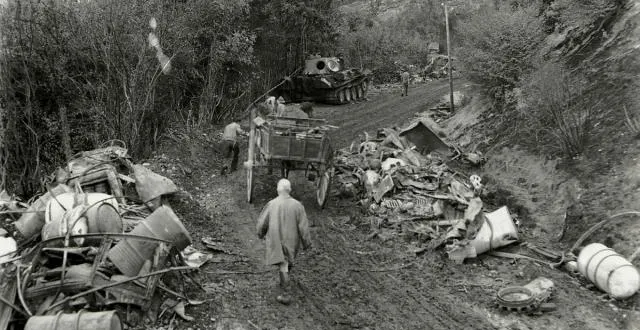 photo moment crucial de la bataille de normandie, la fermeture de la poche de falaise-chambois est beaucoup moins connue dans le public que le débarquement du 6 juin 1944 lui-même. &copy; iwm