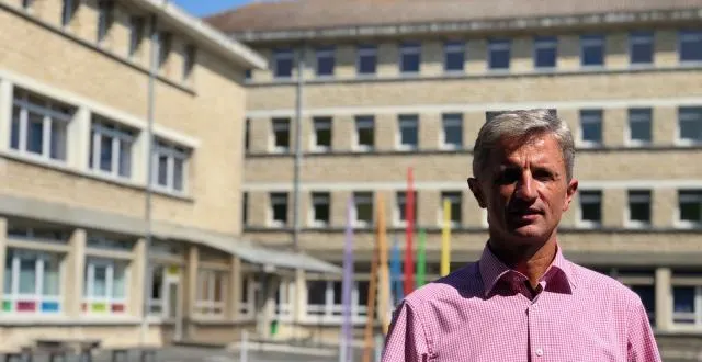 photo karl lerevenu succède à david letourneur à la tête de l’établissement jeanne-d’arc, à argentan. &copy; ouest-france