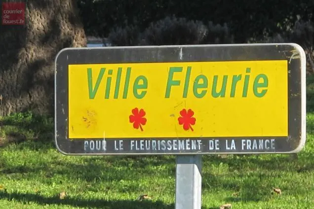 MaineetLoire. Villes et villages fleuris Beauvau et Le Bourgd’Iré
