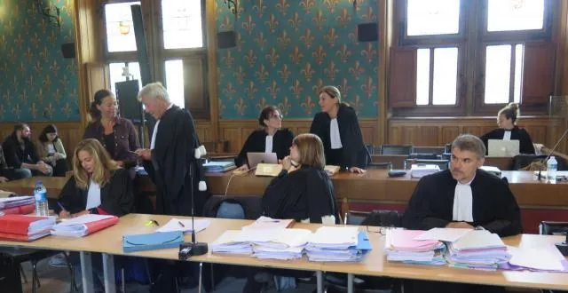 photo les avocats de la partie civile pendant une suspension d’audience. &copy; ouest-france