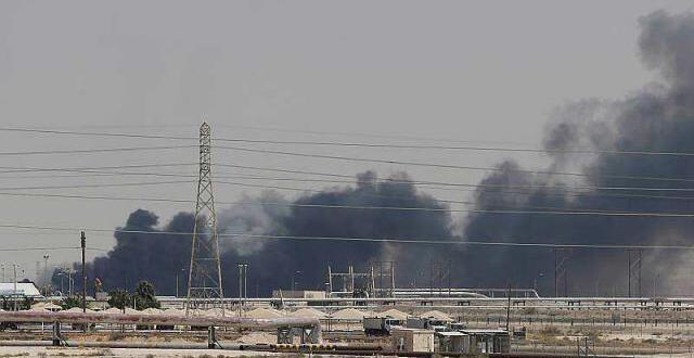photo l'usine de traitement pétrolier d'abqaiq, bombardée samedi, est la plus grosse de ce type au monde. presque les deux tiers du pétrole saoudien y était traité.
