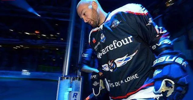 photo hockey sur glace. les ducs d'angers misent sur latendresse &copy; photo le courrier de l'ouest - josselin clair