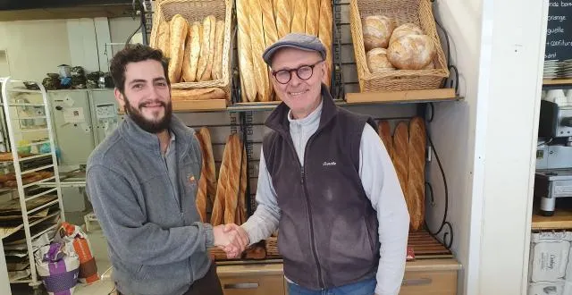 photo aymeric gardien (à gauche) va reprendre l’atelier des pains cogéré depuis plus de huit ans par laurent gréaume (à droite). &copy; ouest-france