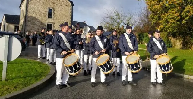 photo l’ensemble des musiciens de l’indépendance. &copy; ouest-france