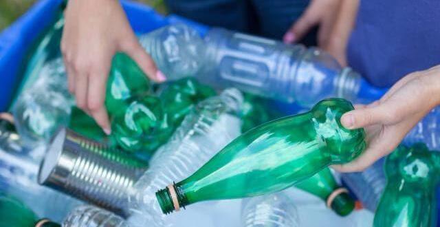 photo le gouvernement vise 77 % de collecte pour recyclage des bouteilles en plastique en 2025.