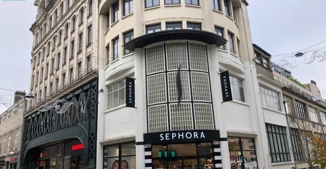 photo le mans. une visite qui raconte les grands magasins