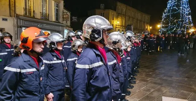 photo la cérémonie départementale des pompiers pour la sainte-barbe s’est tenue sur le parvis de la cathédrale de sées, vendredi 6 décembre 2019.  &copy; ouest-france