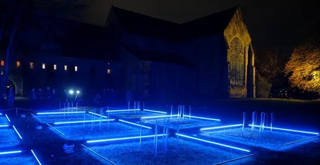 photo les illuminations de l’epau sont à voir en famille, à la nuit tombée. et c’est gratuit. &copy; conseil départemental de la sarthe