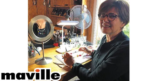 photo le mans. du fait main sous le sapin