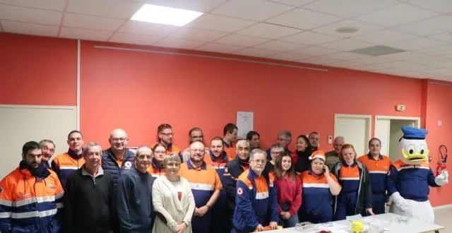 photo 32 bénévoles ont raccompagné les fêtards, dans la nuit de mardi à mercredi, dans le cadre de la quinzième opération saint-bernard. &copy; ouest-france