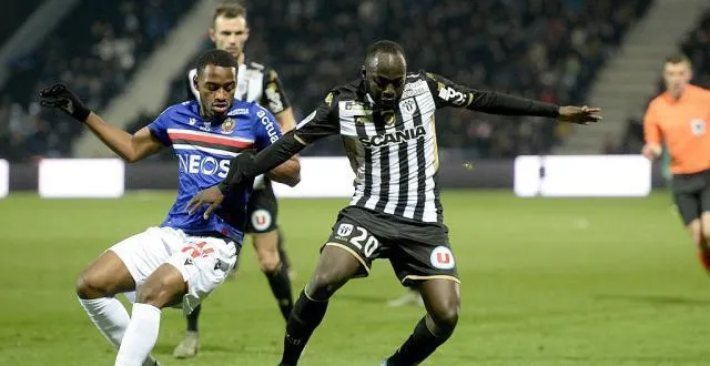 photo sada thioub se remet d'une douleur au mollet. &copy; jérôme fouquet