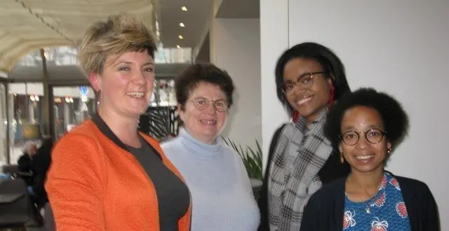 photo margot sebire (à gauche) est venue de rennes pour rencontrer anne, assab et hélène, trois bénévoles. « les échanges d’expériences de bénévoles sont très importants pour eux mais aussi pour les personnes visitées », pense-t-elle.  &copy; ouest-france