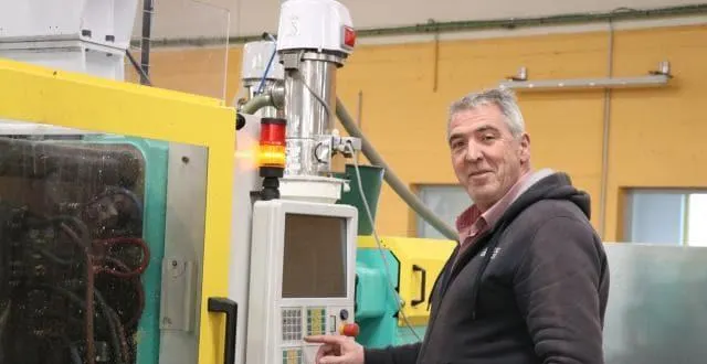 photo erick mahé, dirigeant de viplast. la société produit les maquettes heller, à trun (orne) mais aussi des pièces plastiques pour l’automobile, des mâts de drapeaux… &copy; ouest-france