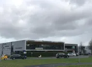 Actu sortie c’est là, sur l’emplacement du squash de louvigny, que va surgir une nouvelle salle de spectacle privée.