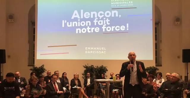 photo emmanuel darcissac à la halle aux toiles, ce vendredi soir. &copy; ouest-france