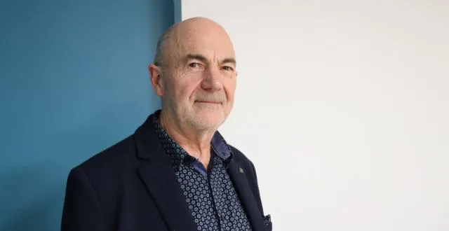 photo alain lolivier, 66 ans, brigue la mairie d’écouché-les-vallées. &copy; ouest-france