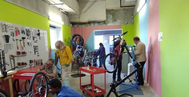 photo cyclopédie a mis en place des ateliers de réparation des cycles, deux fois par semaine. &copy; cyclopédie