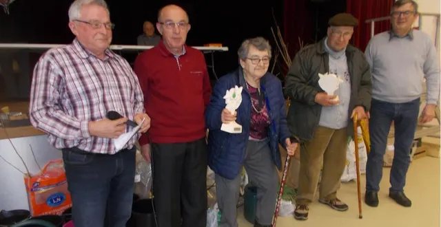 photo ginette briant et robert paquier ont reçu le trophée du jardinier sarthois. &copy; le maine libre