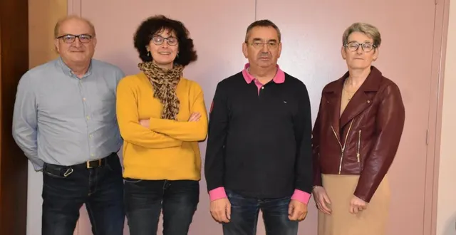 photo de gauche à droite : sylvain cabaret (maire adjoint), sylvie viardin (présidente), laurent bothereau (maire), mireille poupon (maire adjointe) &copy; le maine libre