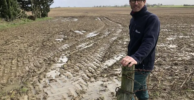 photo philippe dutertre, à chemiré-le-gaudin : comme ailleurs, ses champs sont gorgés d’eau. &copy; le maine libre