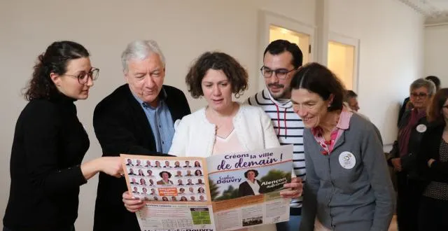 photo sophie douvry et quatre de ses colistiers lors de la présentation de sa liste le samedi 29 février 2020. &copy; ouest-france