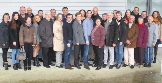photo les membres de la liste « renouveau pour ecommoy ». &copy; le maine libre