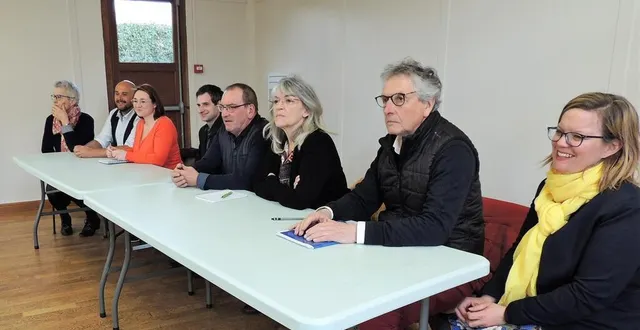 photo ici, des membres de la liste bien vivre à saint-ulphace. &copy; le maine libre