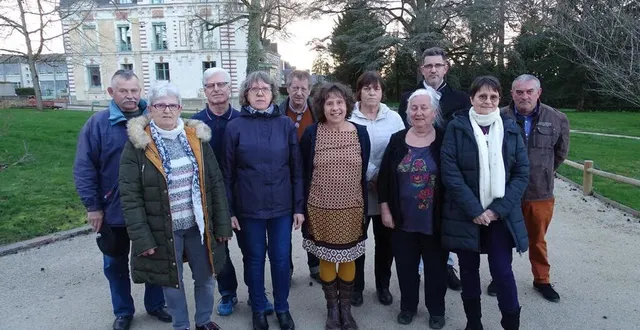 photo de gauche à droite : au premier rang nicole kobiela, jocelyne jouet, maryse brutout, annie-claire bourdin, anita lebe.rt. au second rang jacky léon, michel françois, alex legros, élise bouyssou, eddy lacorre et daniel pivard. &copy; le maine libre