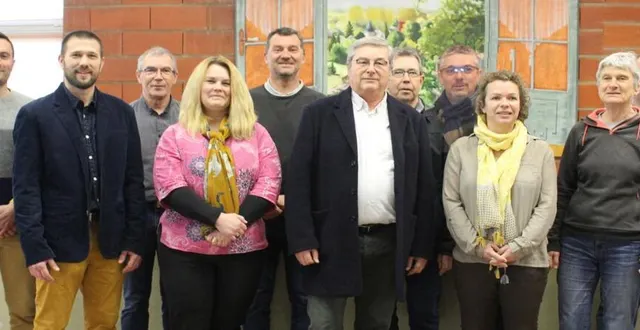 photo de g. à d. : arnaud cornilleau, hugues poupée, philippe salmon, catherine fratas, rémy ferrero, joël tabareau, daniel rocheron, sébastien bougas, lara blossier, david allard, martine houpeau. &copy; le maine libre