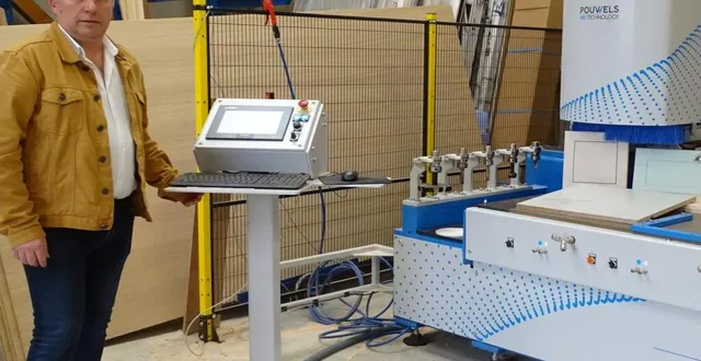 photo bruno delaroue aux commandes de sa nouvelle acquisition numérique. &copy; le maine libre