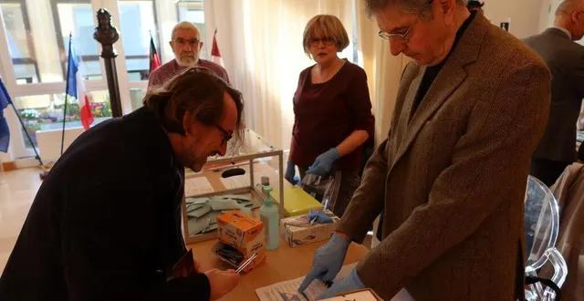 photo ce dimanche midi, les sarthois sont moins nombreux à se rendre dans les bureaux de vote qu’en 2014. &copy; le maine libre