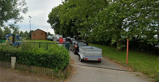 photo ce lundi 16 mars, les déchetteries de la communauté urbaine d’alençon sont fermées au public. &copy; google street view
