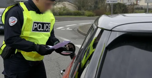photo le mans, hier. dès midi, des contrôles ont été mis en place sur l’ensemble du département, comme ici au rond-point des fontenelles. &copy; le maine libre – yvon loué